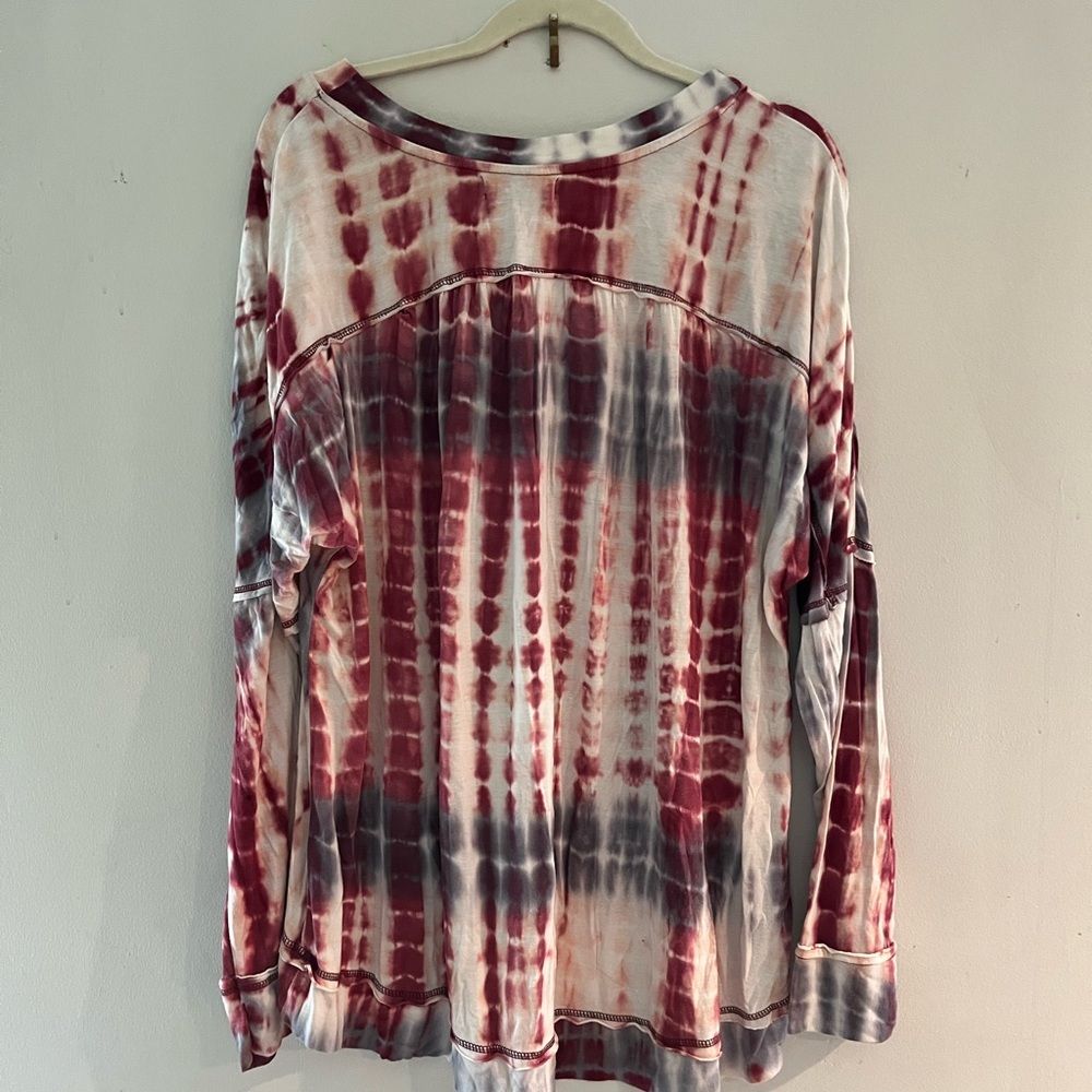 Fabulous Women’s Lightweight Tie-Dye Long Sleeve Top Size XL - Picture 2 of 3